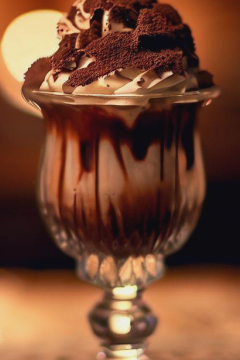 deser czekoladowy w pucharku